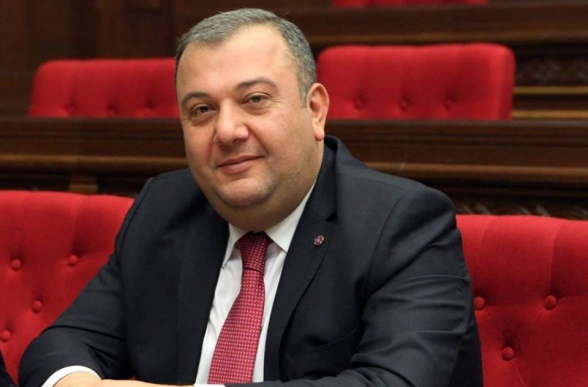 էս խմորը շատ ջուր է վերցնելու