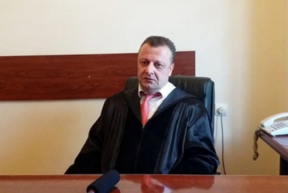 Ի՞նչ անկախության մասին է խոսքը, անկախ դատավորները հիմա կամիկաձեներ են. Ալեքսանդր Ազարյան