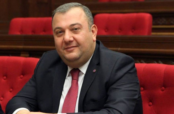 Պարզվեց՝ այդ մարդը կիրթ Ալիևն էր ու ջուր լցրեց իմ ավտոմեքենայի ետևից