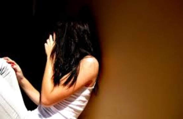 42-ամյա մայրը 15-ամյա աղջկան ծեծի է ենթարկել, դանակի սպառնալիքի տակ ստիպել, որ նա մարմնավաճառությամբ զբաղվի