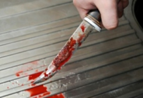 Երևանում 17–ամյա ուսանողը դանակի հարվածներ է հասցրել 51–ամյա տղամարդուն, այդ թվում պարանոցին