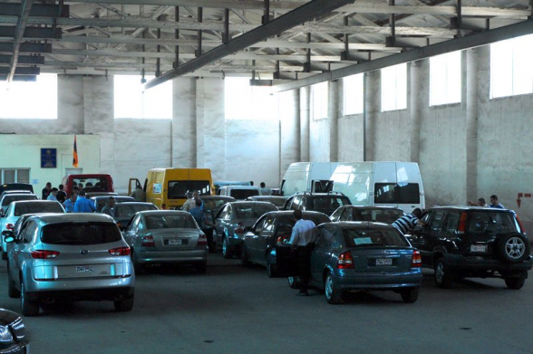 Գյումրիում մեքենան մաքսազերծելը այլ ծախսեր է առաջացնում․ «Ժողովուրդ»