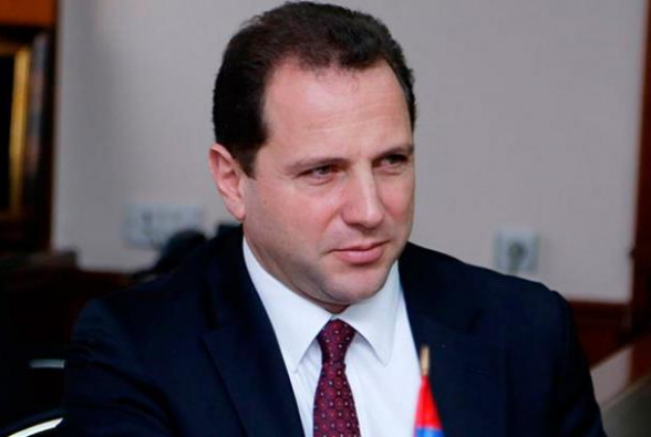 Դավիթ Տոնոյանը 10 օրով մեկնել է արձակուրդ