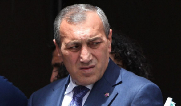 Экс-губернатору Сюника Сурику Хачатряну предъявлено обвинение: он объявлен в розыск