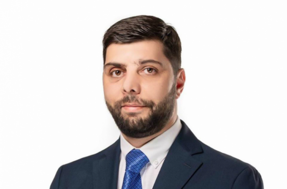 Член Совета старейшин Еревана от фракции «Мой шаг» Айк Ованнисян подал заявление об отказе от мандата