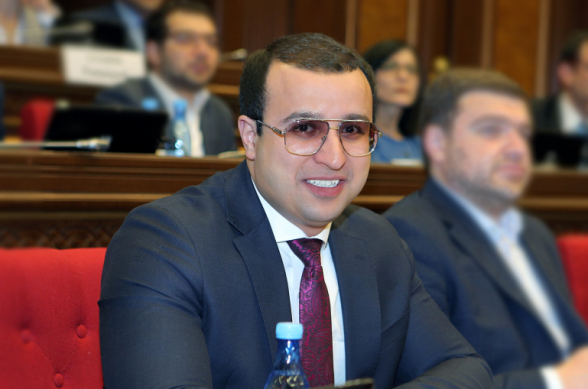 Պատգամավոր Հայկ Սարգսյանը հանդես է եկել օրենսդրական նախաձեռնությամբ. ծառայությունից խուսափելու համար երկիրը լքած քաղաքացին կվճարի 10 մլն դրամ և կծառայի 1 ամիս