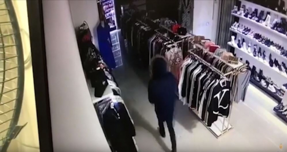 Գողություններ ռեստորանից, գեղեցկության սրահից ու հագուստի խանութից