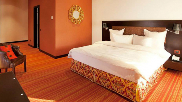 Զբոսաշրջությունը գերակա ճյուղ հռչակած ՀՀ-ի հյուրանոցներում մի քանի տոնական օրվա հանգիստը գերազանցում է 1 մլն-ը, իսկ Վրաստանում մոտ 55 հազար դրամ է. «Ժողովուրդ»