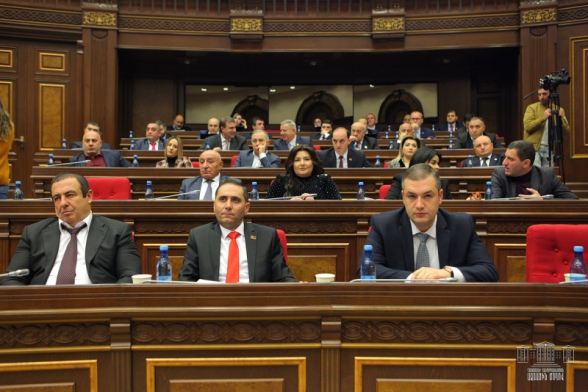 ԲՀԿ պատգամավորներն, ի նշան բողոքի, լքեցին խորհրդարանի նիստերի դահլիճը