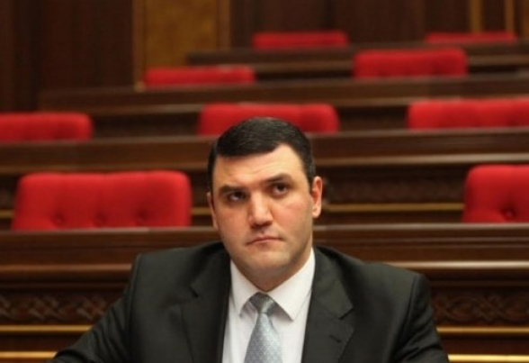 Դատարանը բավարարեց Գևորգ Կոստանյանին կալանավորելու միջնորդությունը