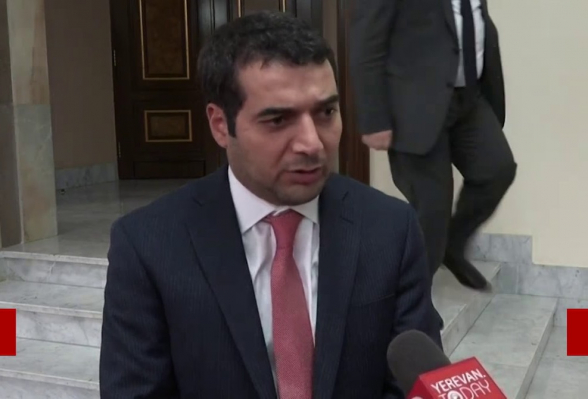 Ոստիկանները մարդկանց շատ նորմալ գրկում-տանում էին, որ պարզաբանեն․ Հրաչյա Հակոբյան (տեսանյութ)