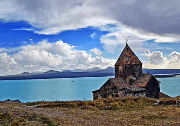 «Աշխարհում չկա որևէ երկիր և ժողովուրդ, որ իրար այսքան մոտ և իրարից այսքան հեռու լինեն». թուրք լրագրող