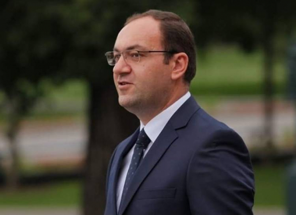 90-ականների հոտն է փչում