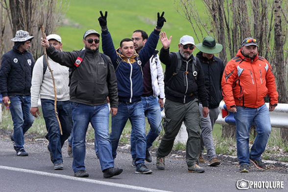 Թավշյա հեղափոխություն` «սուտ» հեղափոխություն