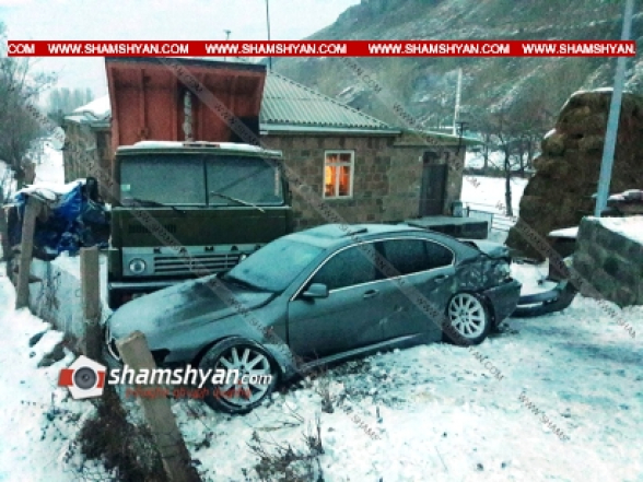 Գեղարքունիքի մարզում 28-ամյա վարորդը BMW-ով բախվել է քարե շինության պատին, այնուհետև կայանված КаМАЗ-ին. կա վիրավոր