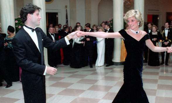 Платье принцессы Дианы продали на аукционе за $260 тысяч