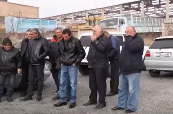 Բողոքի ակցիա` «Նաիրի շին»-ում. աշխատակիցները պահանջում են աշխատավարձերը (տեսանյութ)