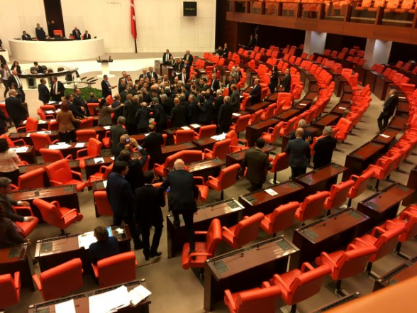 Վիճաբանություն է տեղի ունեցել Թուրքիայի խորհրդարանում