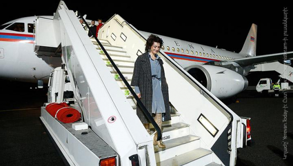 Զուսպ սեղանի մասին կոչ է անում մի կին, ով տարվա մեջ երեք անգամ այցելում է Շվեյցարիա