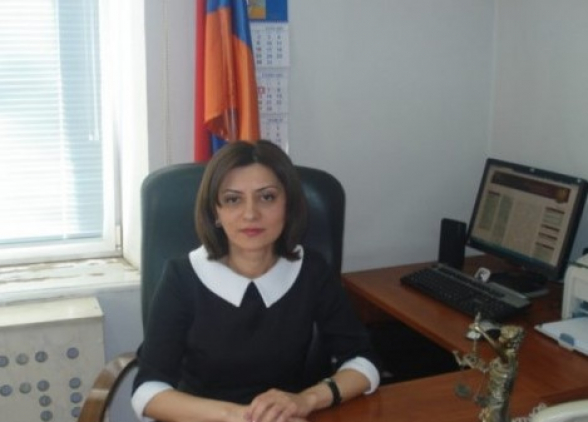 Դատավոր Լուսինե Աբգարյանի վարկանիշը բավական ցածր է, եղբայրն էլ հայտնի է որպես հակաքոչարյանական. փաստաբանները քննարկում են ինքնաբացարկի հարցը