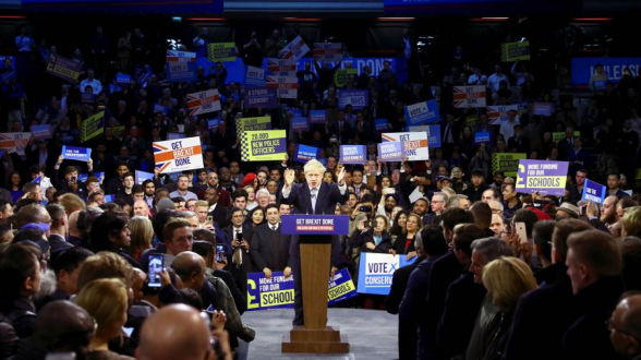 Британские консерваторы поучили абсолютное большинство на выборах