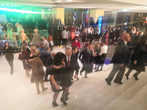 Աննա Հակոբյանը մեծահարուստներին նորից հավաքել է «Դվինում» (տեսանյութ)