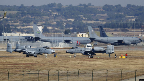 С базы Инджирлик в Турции на фоне угроз Эрдогана улетели несколько транспортников США