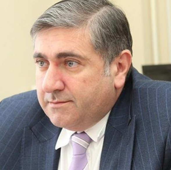 Արթուր Խաչատրյան.