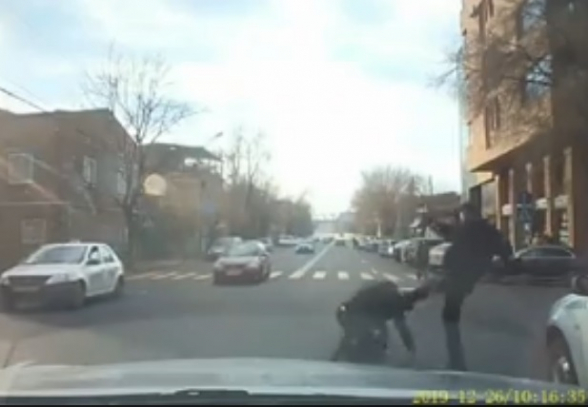 Վթարից հետո «Բրաբուսի» վարորդը Պռոշյան փողոցում ծեծի է ենթարկել տաքսու տարեց վարորդին