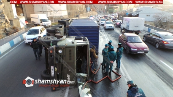 31-ամյա վարորդը երկաթով բարձված КамАЗ-ով «Բելաջիո»-ի կամրջի վրա կողաշրջվել է (տեսանյութ)