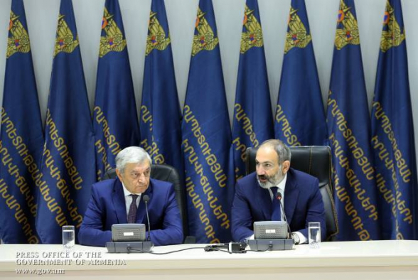 Премьер-министр РА отозвал Феликса Цолакяна из отпуска