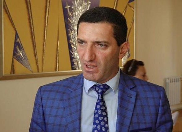 Հերիք ա շոու անես, Փաշինյա՛ն