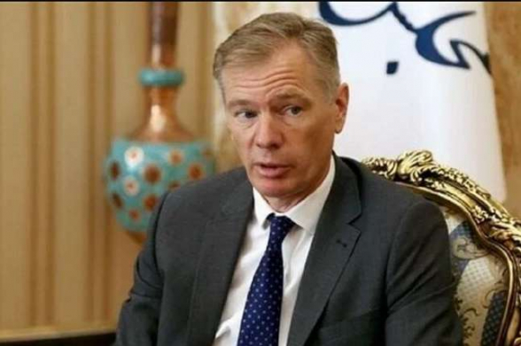 В Иране задержали британского посла