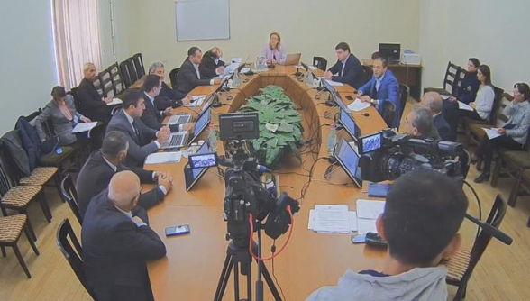 Постоянная комиссия НС по финансово-кредитным и бюджетным вопросам обсудила изменения в законе «О банковской тайне» (видео)