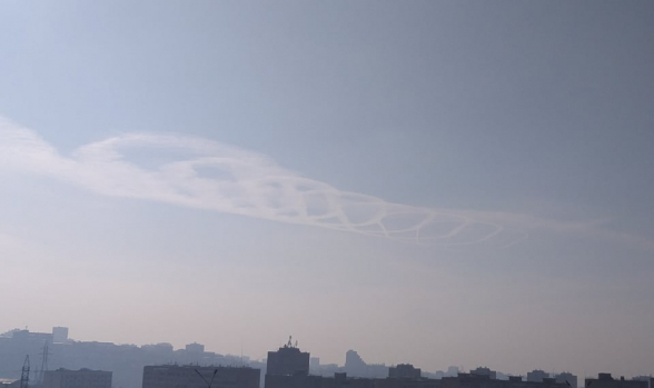 Над Ереваном появилось странное облако