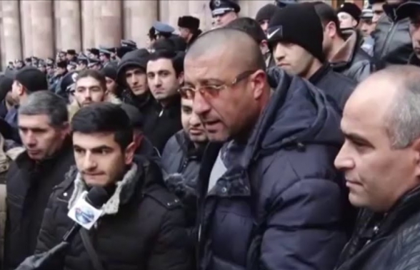 Գնում ենք ու բոլոր մարզերում ճանապարհները փակենք․ ինչպես վարչապետը ճանապարհ փակելով հաղթեց, այնպես էլ կհաղթի անասնապահ ժողովուրդը. ակցիայի մասնակից (տեսանյութ)