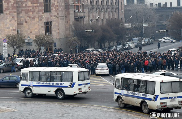 Улицу закрывают мясники, выигрывает Пашинян, а прибыль получает Алексанян – цепная реакция революции