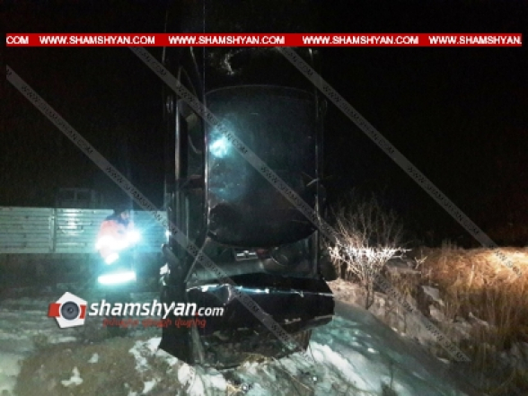 Կոտայքի մարզում 40–ամյա վարորդը ВАЗ 21174-ով մի քանի պտույտ շրջվելով՝ գլխիվայր հայտնվել է ձորում. կան վիրավորներ