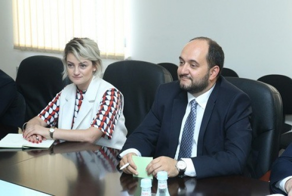 Նոր տարում նոր «վոյաժներ». Լոնդոն կրթական ֆորումի մասնակցելու է գնացել ոչ միայն ԿԳՄՍ նախարարը, այլ նաև նրա տեղակալը. «Փաստ»