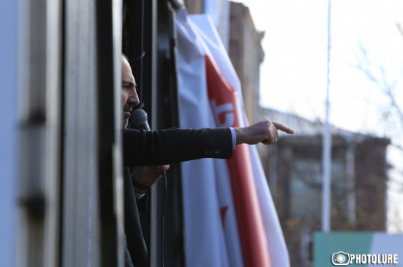 Մի հատ ձեր «թավշյա» ենթամշակուՏակումները նայեք, նոր խոսեք