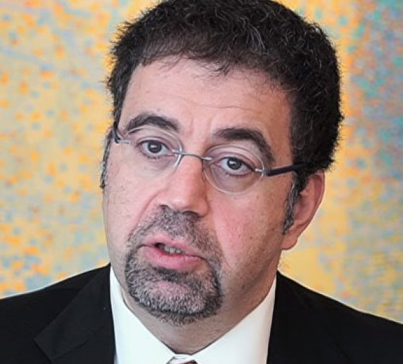 Դարոն Աճեմօղլու.