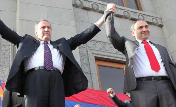 Фарисейство, цинизм, раздвоение личности или всё вместе?