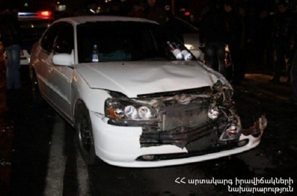 Մոսկովյան և Աբովյան փողոցների խաչմերուկի մոտակայքում բախվել են թիվ 10 երթուղին սպասարկող «ԳԱԶել»-ը, «Opel Astra G»-ն և «Kia Sportage»-ը