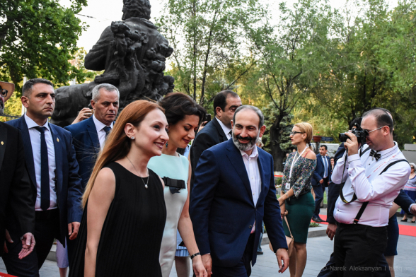 «Իրենցքայլորեն» ստում են, ստում ու չեն կարմրում