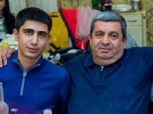 «Աբսուրդի ժանրից է». Առաքել Մովսիսյանի (Շմայսի) որդու փաստաբանը՝ առաջադրված մեղադրանքի մասին