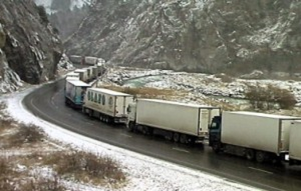 Ստեփանծմինդա-Լարս ավտոճանապարհին 863 բեռնատար կա կուտակված