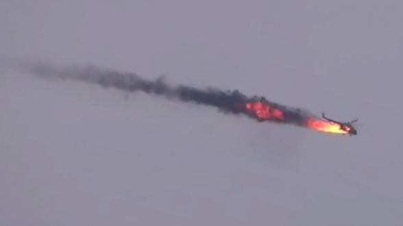 В районе сирийского Идлиба сбит военный вертолет (видео)