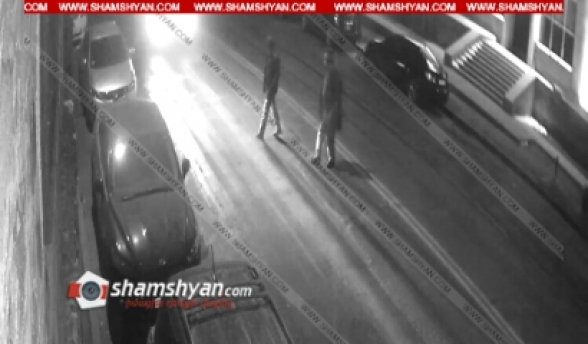 Տեսախցիկն արձանագրել է Երևանում Toyota-ի վարորդի կողմից 2 հետիոտնի վրաերթի ենթարկելու պահը (տեսանյութ)
