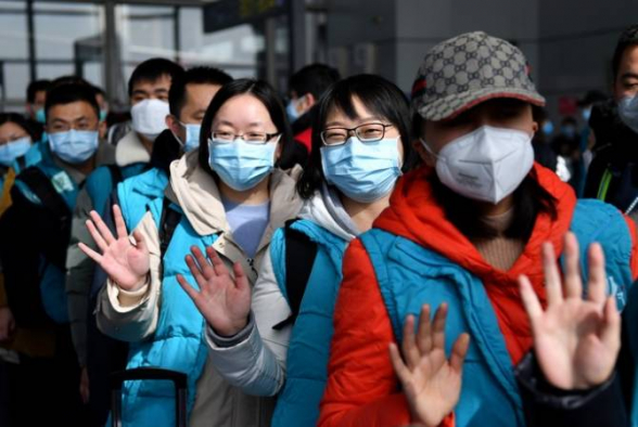 ՉԺՀ-ի Հուբեյի նահանգում ռոբոտը զանգահարում է քաղաքացիներին՝ ստուգելու նրանց առողջությունը