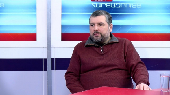 Բանակի խնդիրները գոռալով կամ ձեռքը սեղանին մեկ անգամ խփելով չեն լուծվի. Կարեն Վրթանեսյան (տեսանյութ)